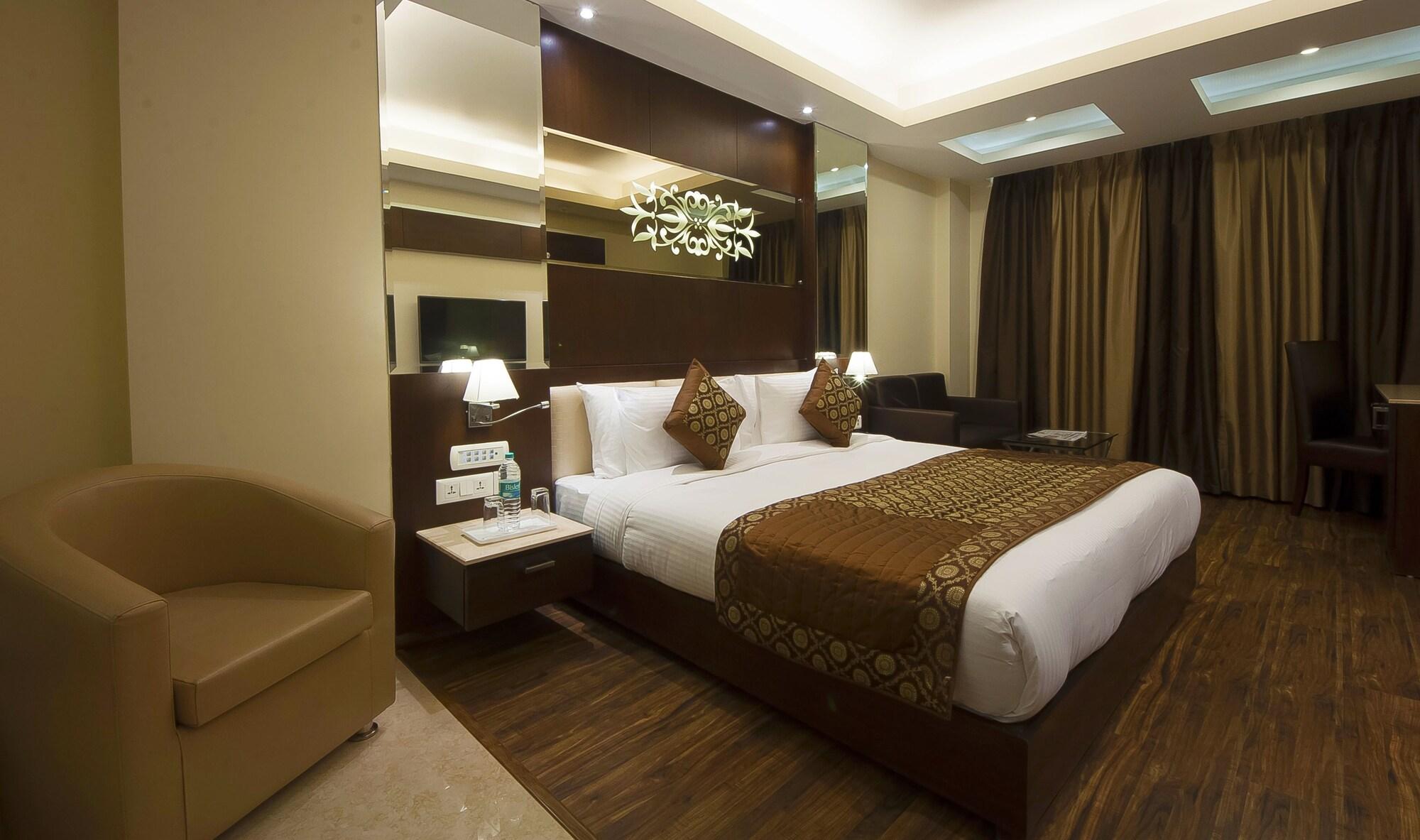 Hotel Golden Grand Дели Экстерьер фото