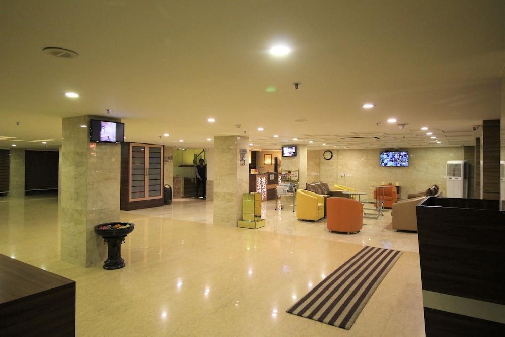 Hotel Golden Grand Дели Экстерьер фото