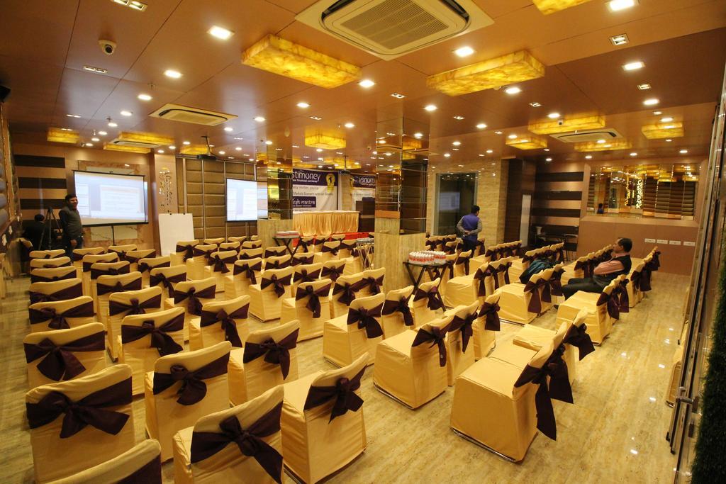 Hotel Golden Grand Дели Экстерьер фото