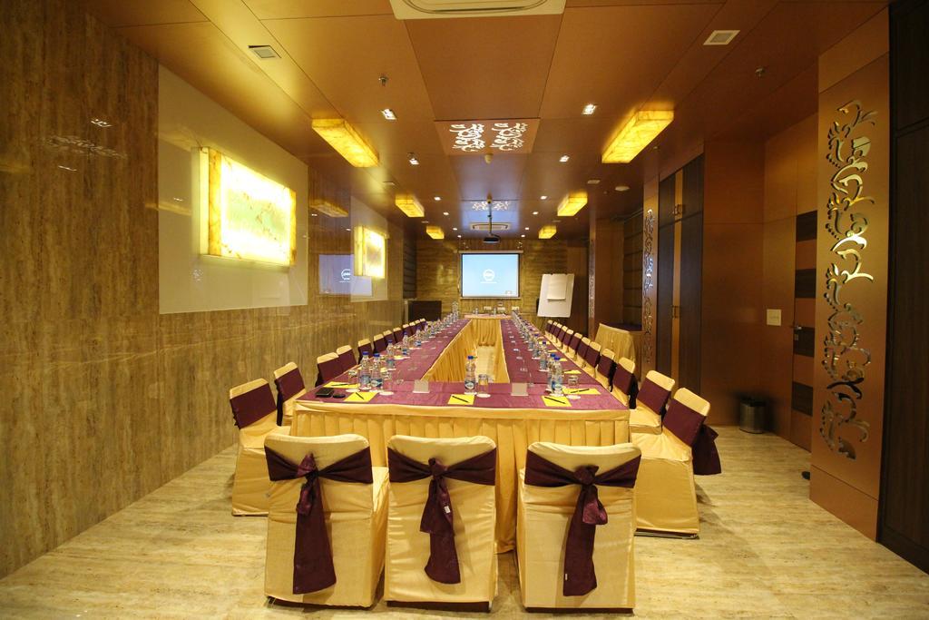 Hotel Golden Grand Дели Экстерьер фото