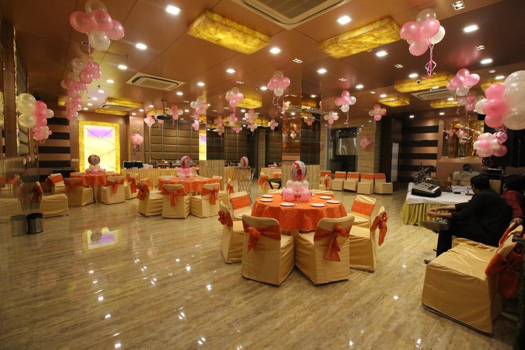 Hotel Golden Grand Дели Экстерьер фото