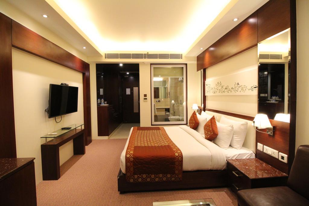 Hotel Golden Grand Дели Экстерьер фото