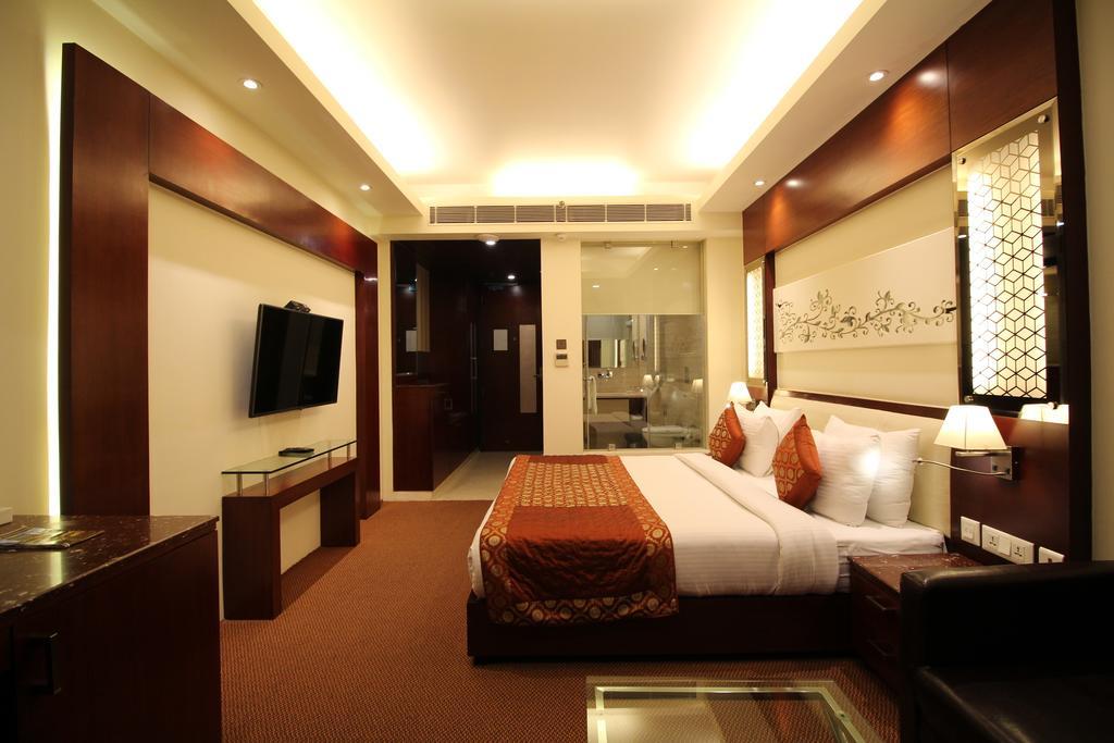 Hotel Golden Grand Дели Экстерьер фото